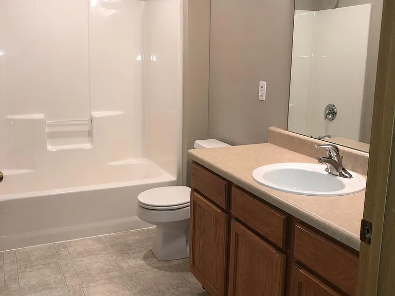 715 N Main Ave — Photo 7