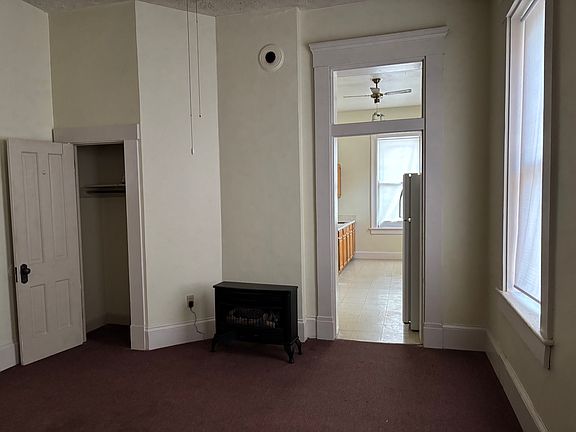 4th image of 837 Main St APT 1
