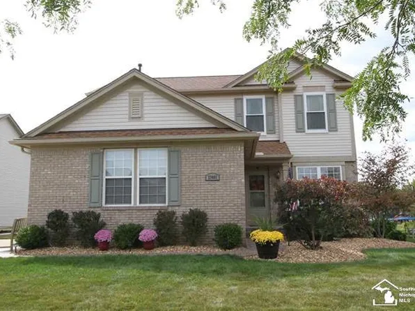 27481 N Mockingbird Dr #139, Flat Rock, MI 48134
