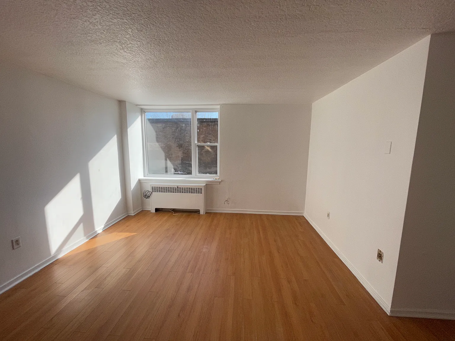 2407 Lake Shore Boulevard West Toronto — Photo 1