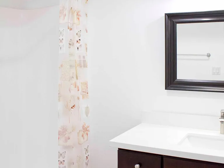 1033 Cordova St #14 — Photo 6