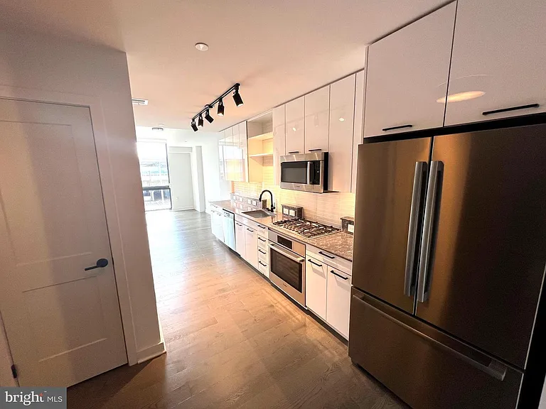 70 N St SE #605 — Photo 17