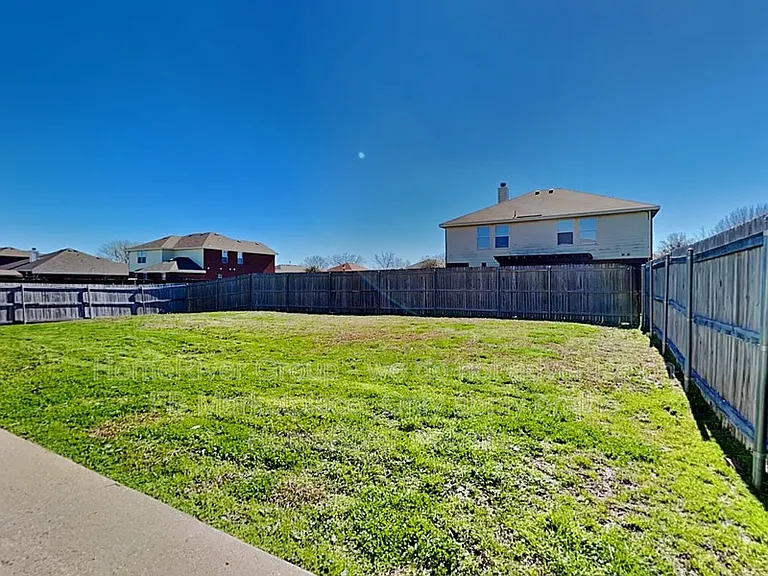 2717 Marsha Ln — Photo 15