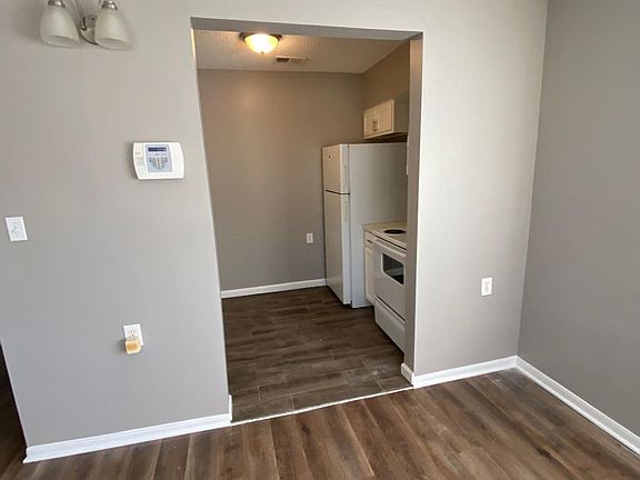 4th image of 1307 Brush Creek Blvd APT 3G