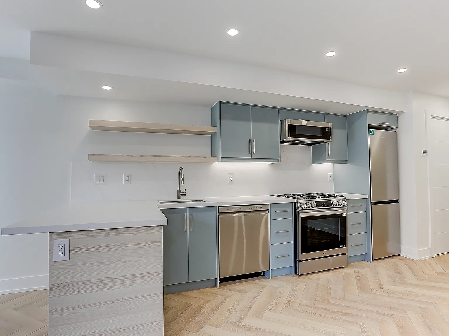 71 Livingstone Ave — Photo 3