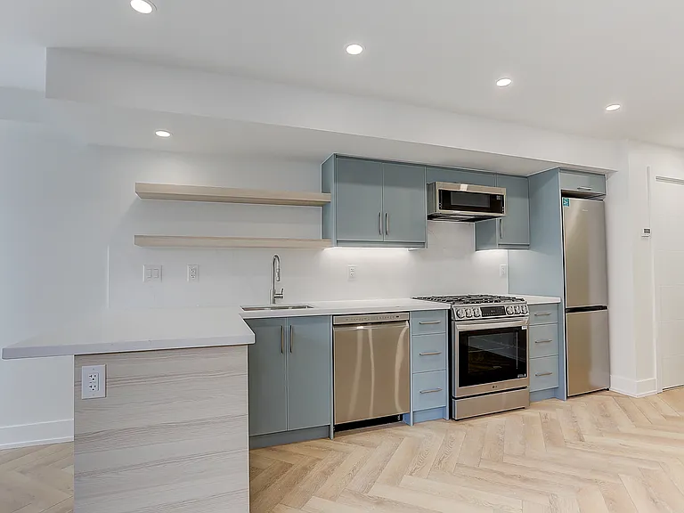 71 Livingstone Ave #BASEMENT — Photo 3