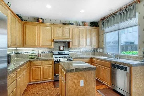 914 Tinsley Street — Photo 2