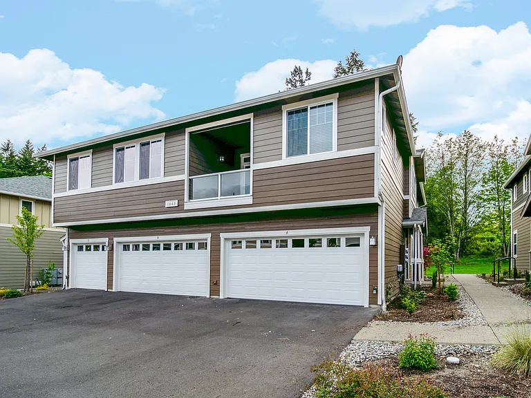 1663 Burnside Pl #A — Photo 2
