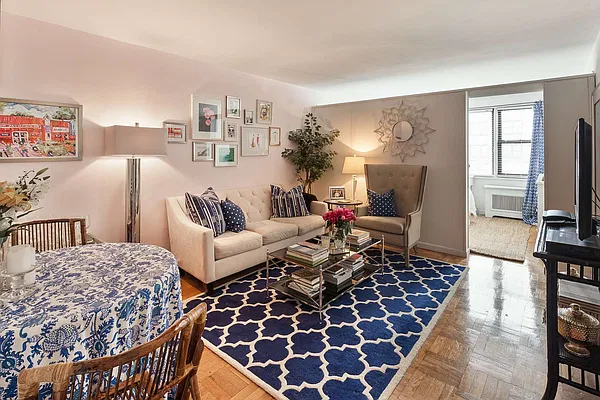 Rented by Compass | media 7