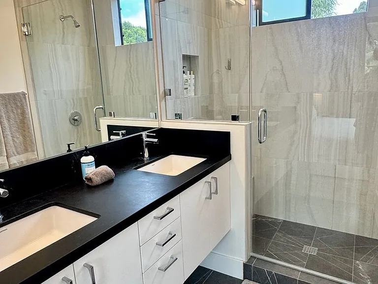 1333 Lake Dr — Photo 17