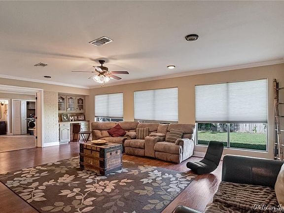 2nd image of 2045 Horton Ave