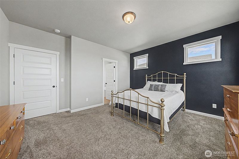 4th image of 738 I Street NE