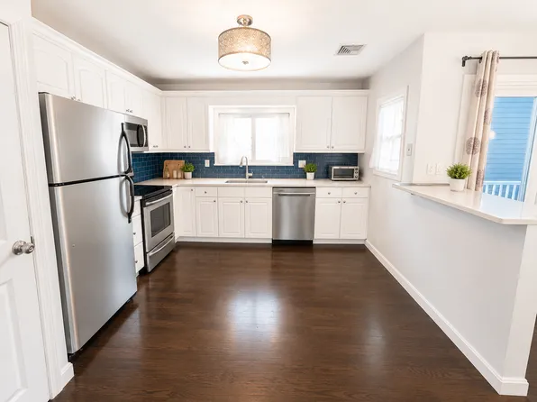 331 W 4th St, South Boston, MA 02127