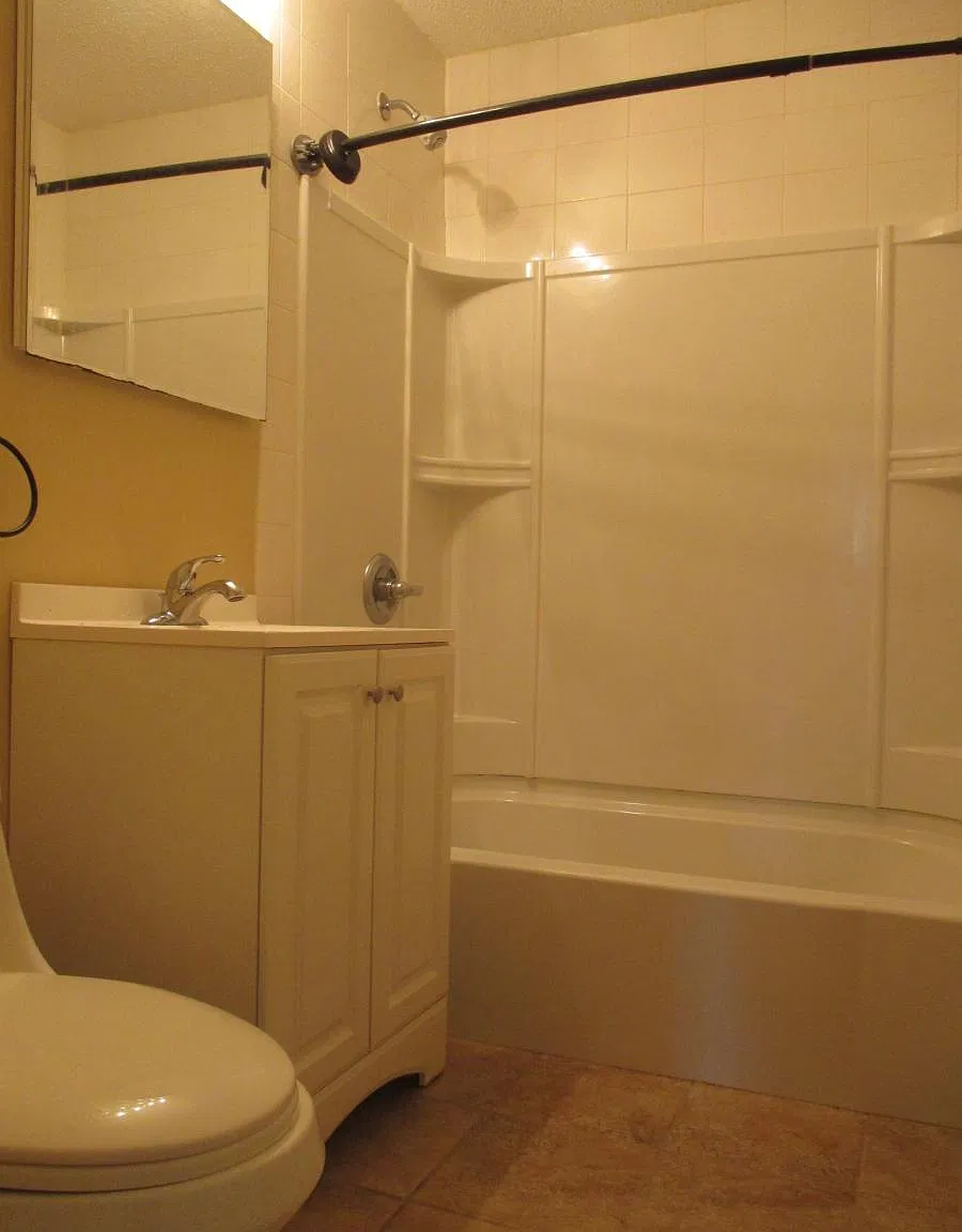 3 bed, 864 sqft, $1,495 — Photo 4