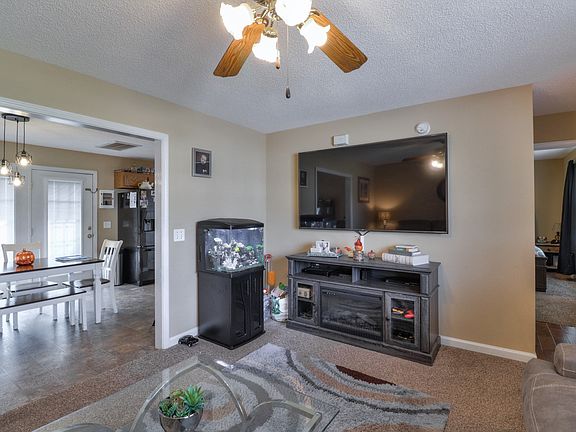 4th image of 103 Lorien Cir