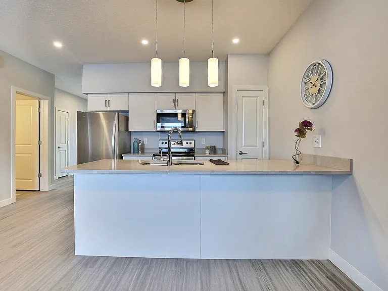 5111 E Primrose Green Dr — Photo 1