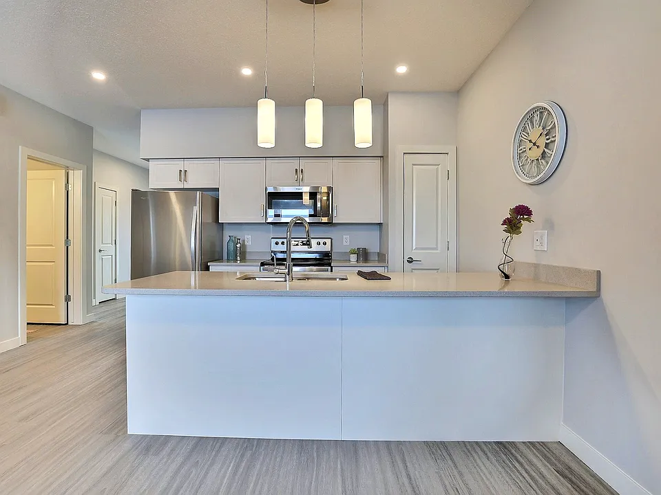 5111 E Primrose Green Dr