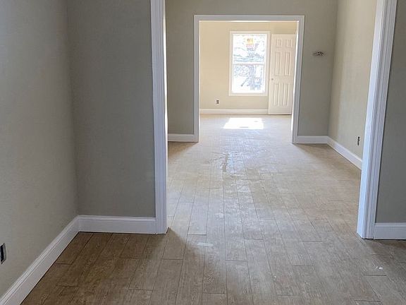 5th image of 3720 Sockwell Blvd #2