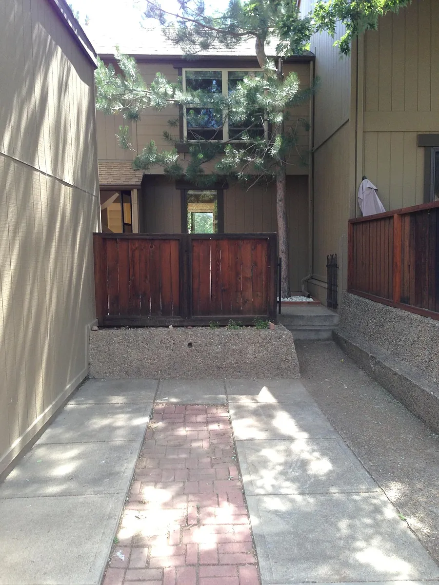 Building Photo - 4472 Greenbriar Blvd