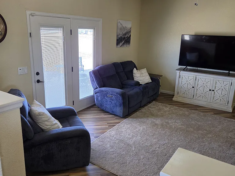 438 N Mitford Dr — Photo 25