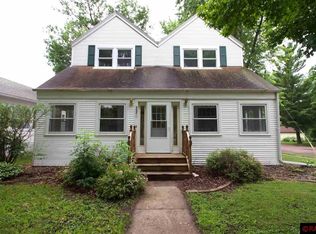 220 1st St NW, New Richland, MN 56072