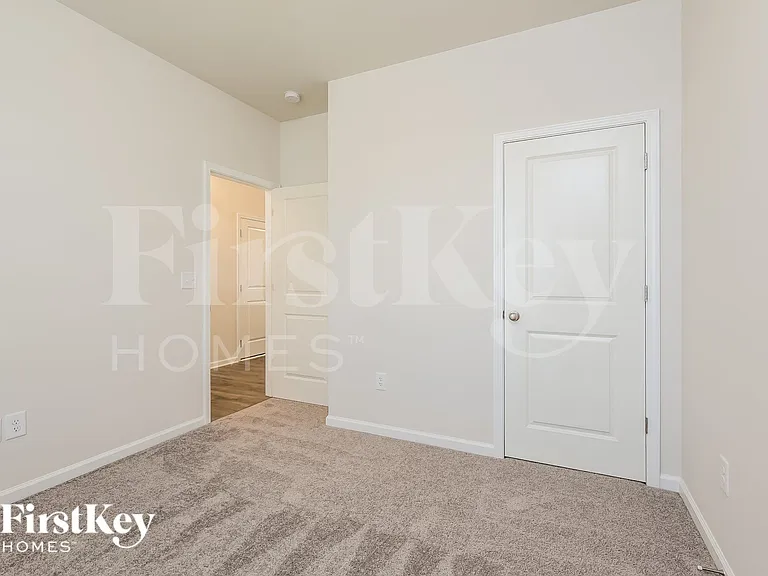 208 Stonefence Dr — Photo 11