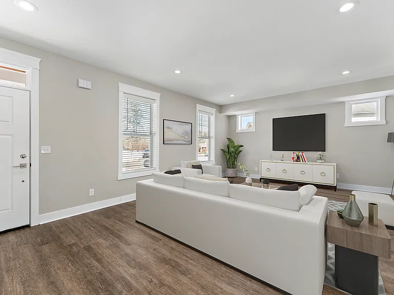 1819 Chessland St — Photo 3