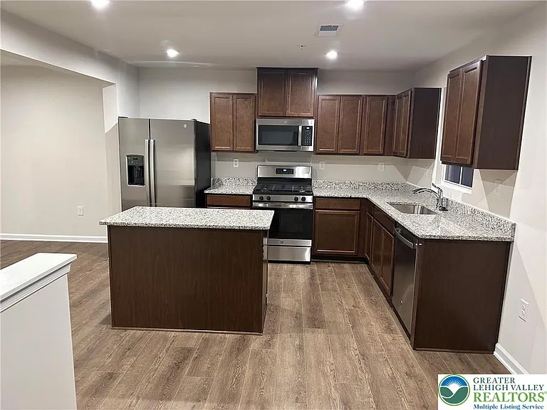 157 Van Fleet Cir — Photo 10