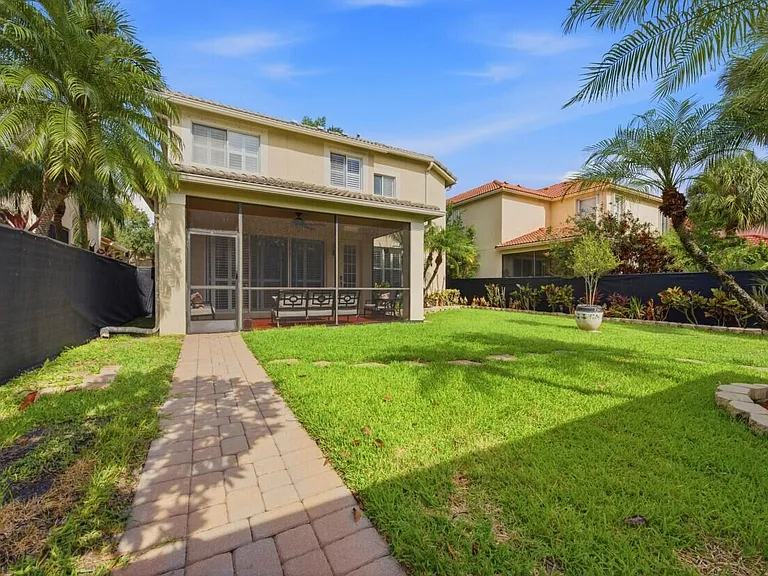 8212 Calterra Dr — Photo 35