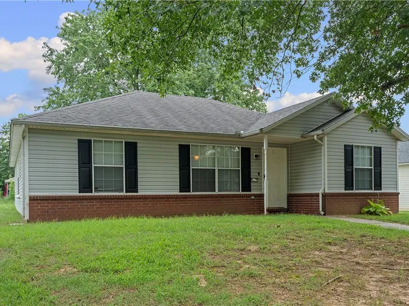 5677 W Fountain St, Fayetteville, AR 72704