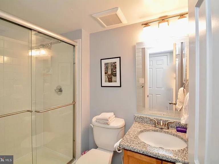 6153 Summer Park Ln — Photo 43