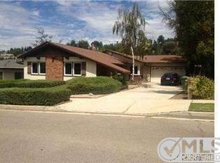 21641 Mulholland Dr, Woodland Hills, CA 91364