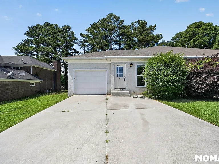 2112 Fairway Ct SE — Photo 1
