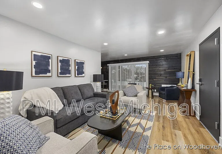 8424 Woodhaven Dr SW — Photo 2