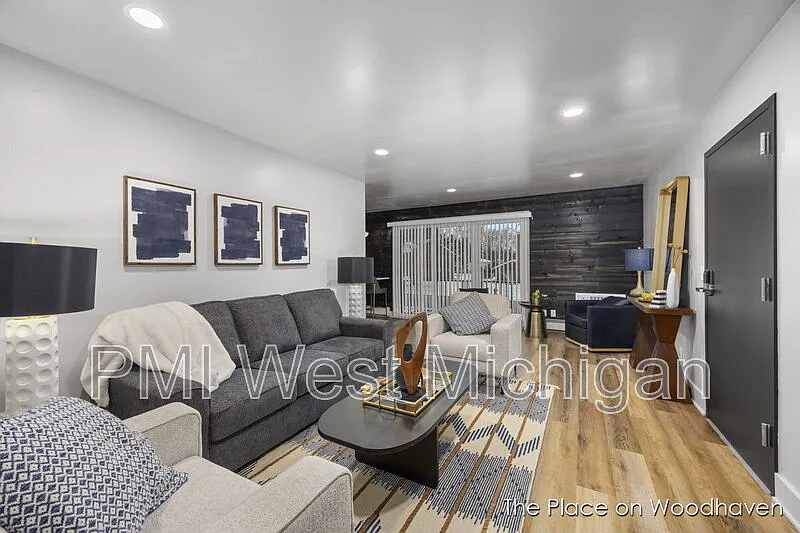 Building Photo - 8424 Woodhaven Dr SW