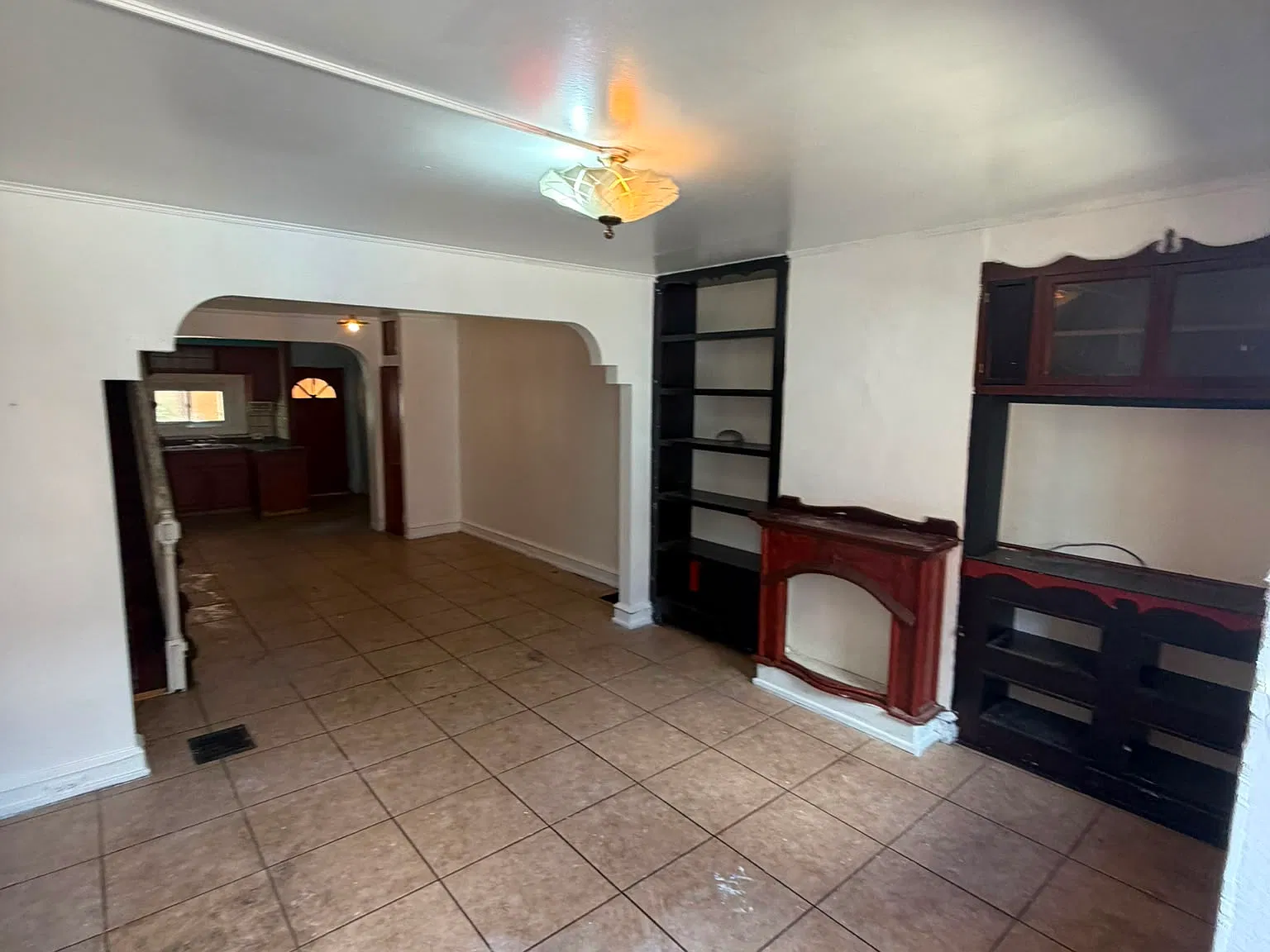 3 bed, 1.5 bath, 996 sqft, $1,150 — Photo 3