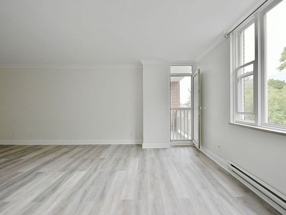 4th image of 2 Grove St E #1569341