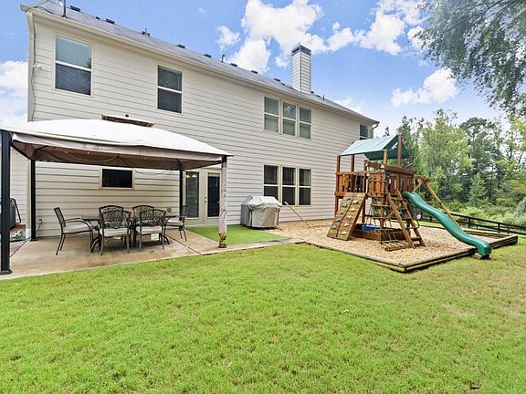 3rd image of 306 Ashgrove Ct