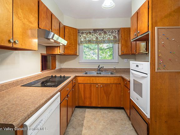2nd image of 1 White Birch Lane