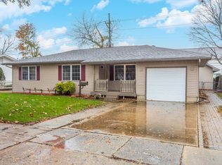 1009 McGregor St, Bloomington, IL