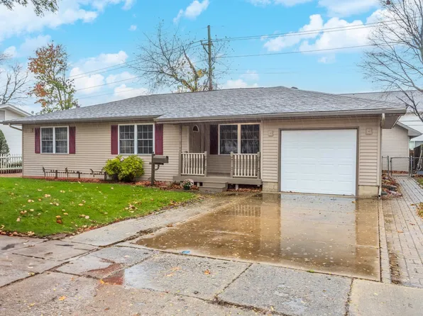 1009 McGregor St, Bloomington, IL 61701