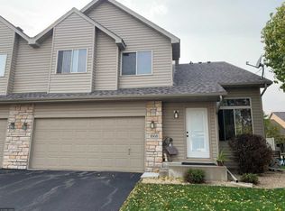 1668 Lexington Ln, Shakopee, MN 55379