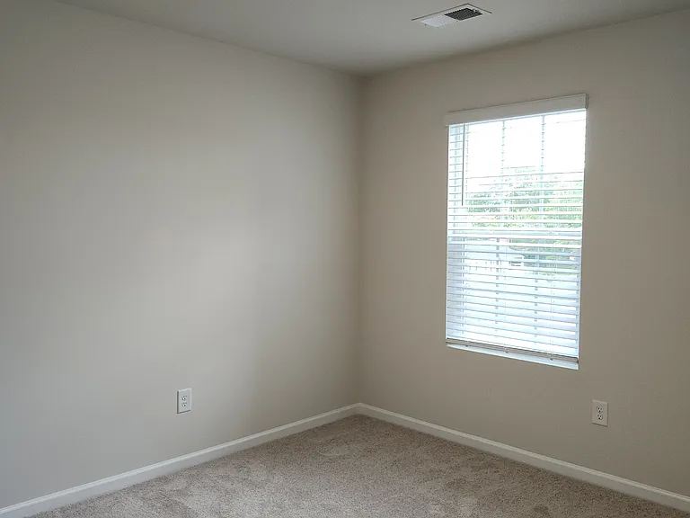 708 Peyden Ln — Photo 14