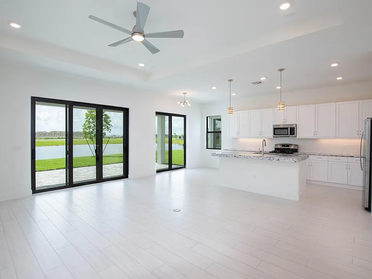 5576 Captiva Ln — Photo 10
