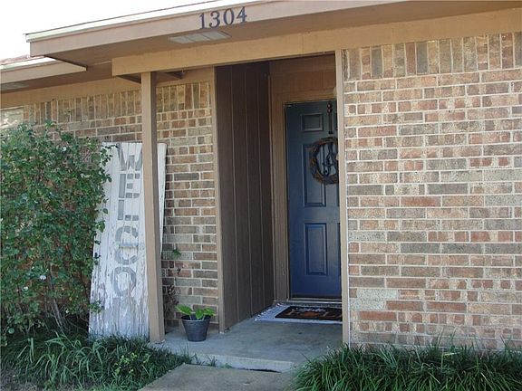3rd image of 1304 SE 22nd St