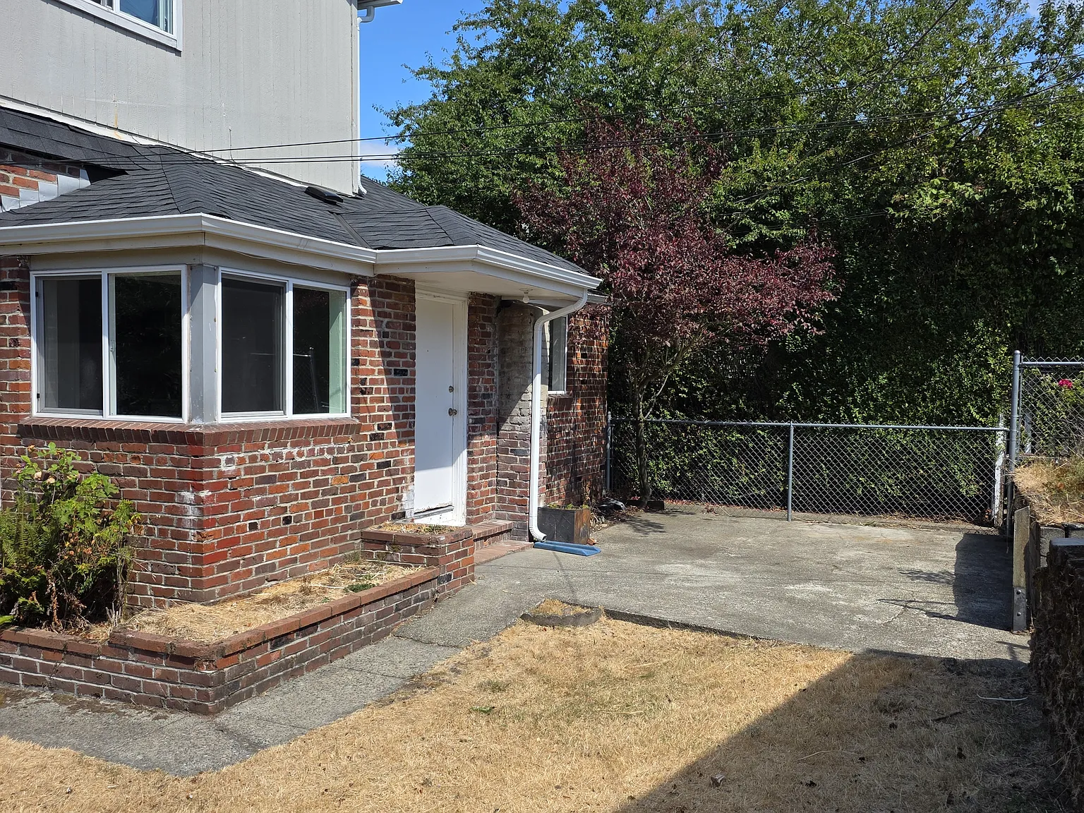 3 bed, 1600 sqft, $2,190 — Photo 4
