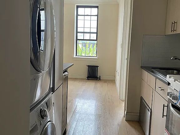 4th image of 946 Bushwick Ave #409