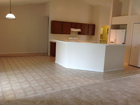 4th image of 1557 SW Iffla Ave