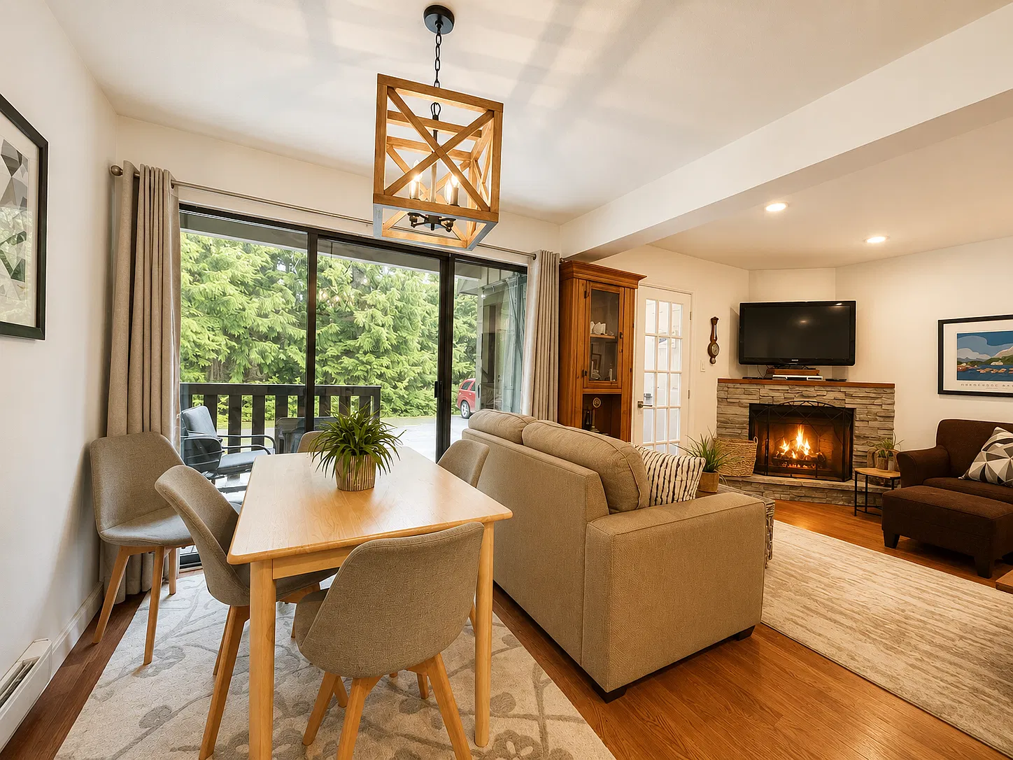 Furnished 2-bed townhouse in Alpine for a 3-month winter rental — Photo 3