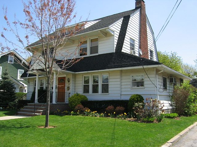 1st image of 20 Thompson Pl Unit 2